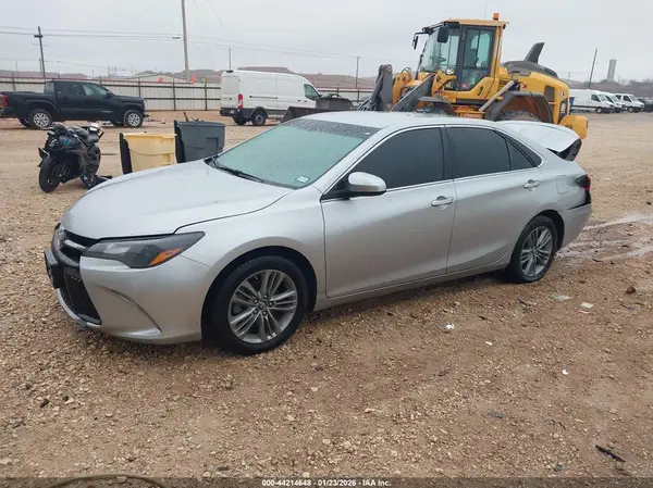4T1BF1FK7HU401034 2017 TOYOTA CAMRY - Image 2