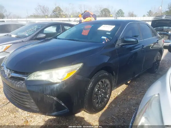 4T1BF1FK7HU403401 2017 TOYOTA CAMRY - Image 2
