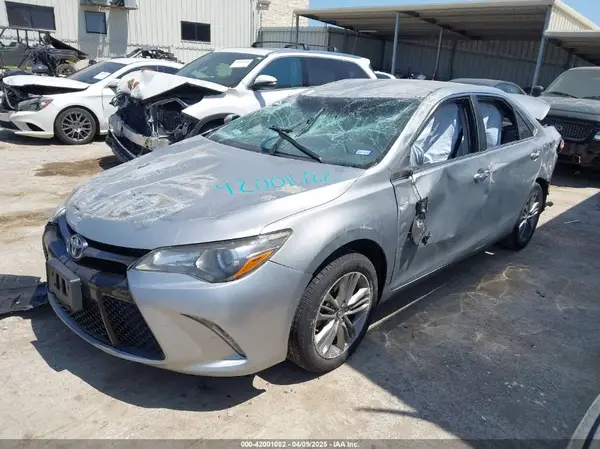 4T1BF1FK7HU404726 2017 TOYOTA CAMRY - Image 2