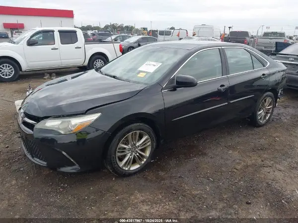 4T1BF1FK7HU405732 2017 TOYOTA CAMRY - Image 2