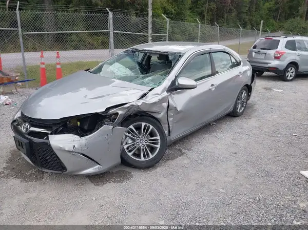 4T1BF1FK7HU406461 2017 TOYOTA CAMRY - Image 2
