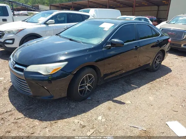 4T1BF1FK7HU409246 2017 TOYOTA CAMRY - Image 2