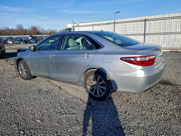 4T1BF1FK7HU409568 2017 TOYOTA CAMRY - Image 2