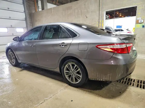 4T1BF1FK7HU410171 2017 TOYOTA CAMRY - Image 2