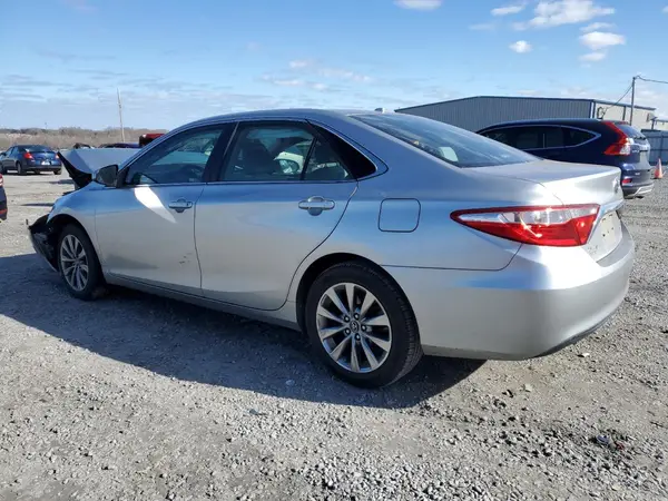 4T1BF1FK7HU410400 2017 TOYOTA CAMRY - Image 2