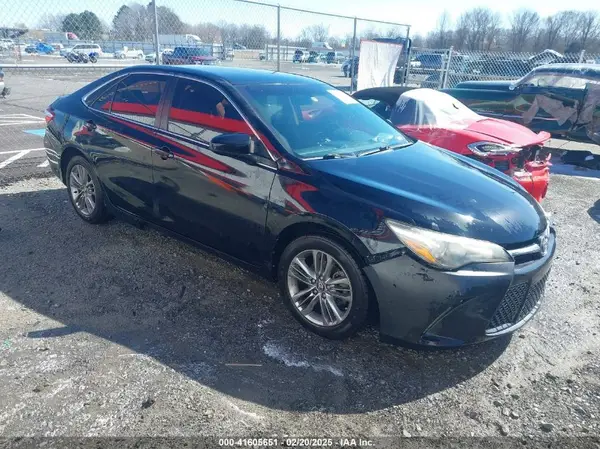 4T1BF1FK7HU410722 2017 TOYOTA CAMRY - Image 1