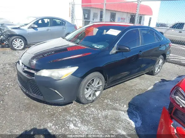4T1BF1FK7HU410722 2017 TOYOTA CAMRY - Image 2