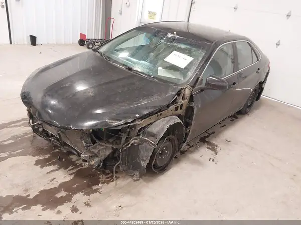 4T1BF1FK7HU412387 2017 TOYOTA CAMRY - Image 2