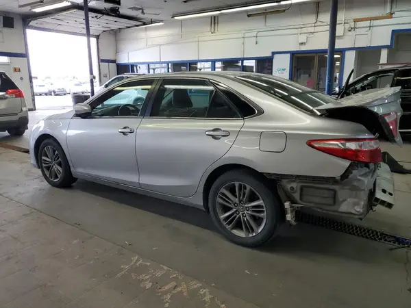 4T1BF1FK7HU413412 2017 TOYOTA CAMRY - Image 2