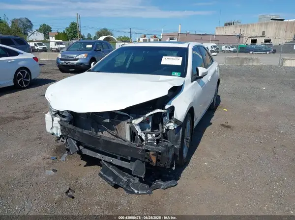 4T1BF1FK7HU413782 2017 TOYOTA CAMRY - Image 2