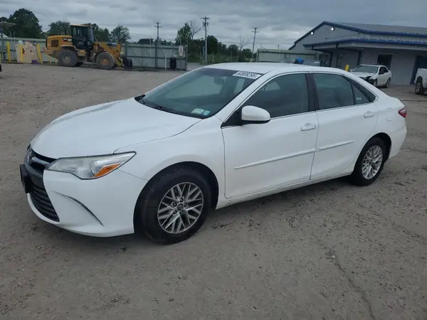 4T1BF1FK7HU413944 2017 TOYOTA CAMRY - Image 1