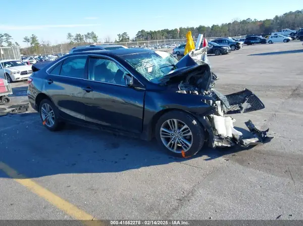 4T1BF1FK7HU414804 2017 TOYOTA CAMRY - Image 1