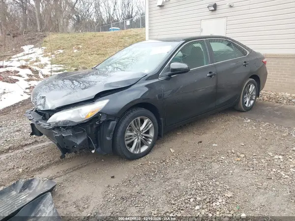 4T1BF1FK7HU415984 2017 TOYOTA CAMRY - Image 2