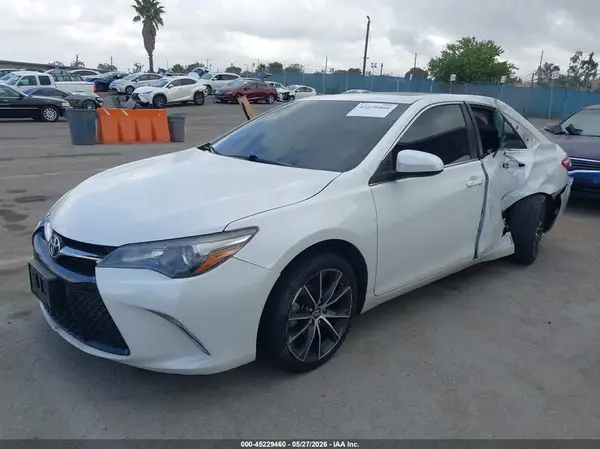 4T1BF1FK7HU416701 2017 TOYOTA CAMRY - Image 2
