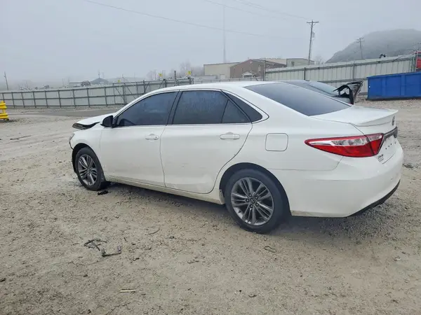 4T1BF1FK7HU418982 2017 TOYOTA CAMRY - Image 2
