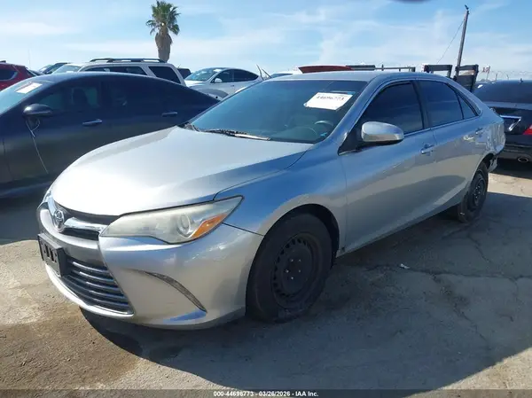 4T1BF1FK7HU422336 2017 TOYOTA CAMRY - Image 2
