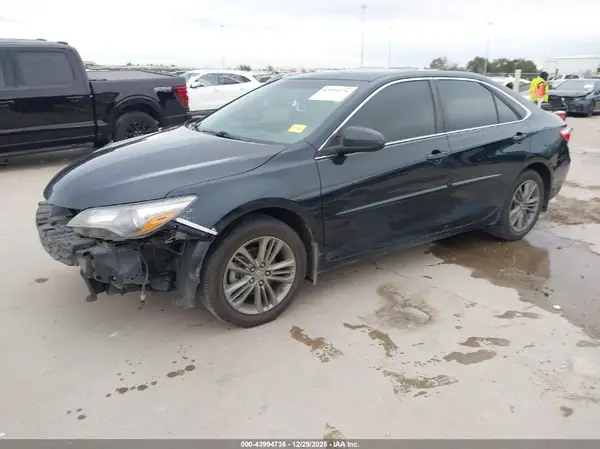 4T1BF1FK7HU423664 2017 TOYOTA CAMRY - Image 2