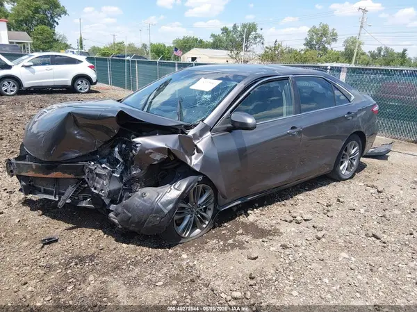 4T1BF1FK7HU427228 2017 TOYOTA CAMRY - Image 2