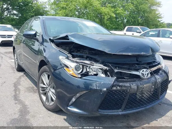 4T1BF1FK7HU427438 2017 TOYOTA CAMRY - Image 1