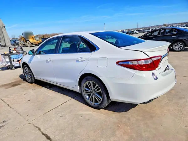 4T1BF1FK7HU428699 2017 TOYOTA CAMRY - Image 2