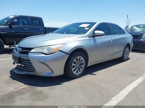 4T1BF1FK7HU430162 2017 TOYOTA CAMRY - Image 2