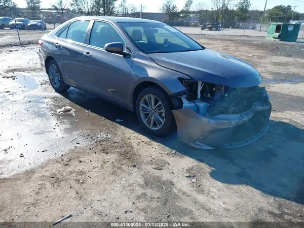 4T1BF1FK7HU430520 2017 TOYOTA CAMRY - Image 1
