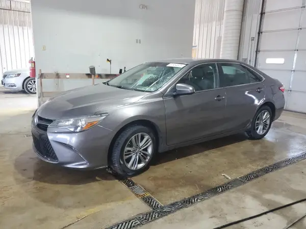 4T1BF1FK7HU431036 2017 TOYOTA CAMRY - Image 1
