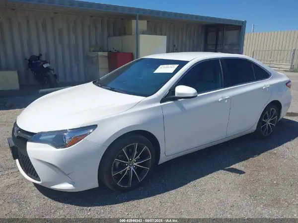 4T1BF1FK7HU432137 2017 TOYOTA CAMRY - Image 2