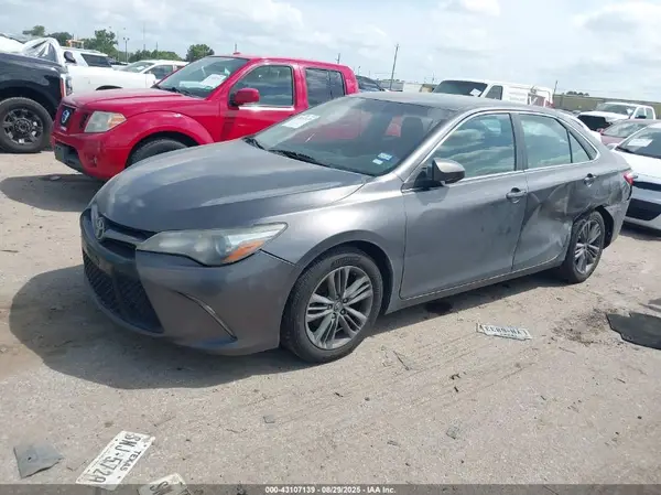 4T1BF1FK7HU435717 2017 TOYOTA CAMRY - Image 2