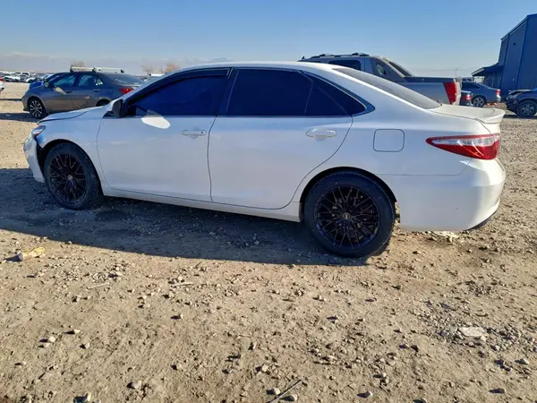 4T1BF1FK7HU436320 2017 TOYOTA CAMRY - Image 2