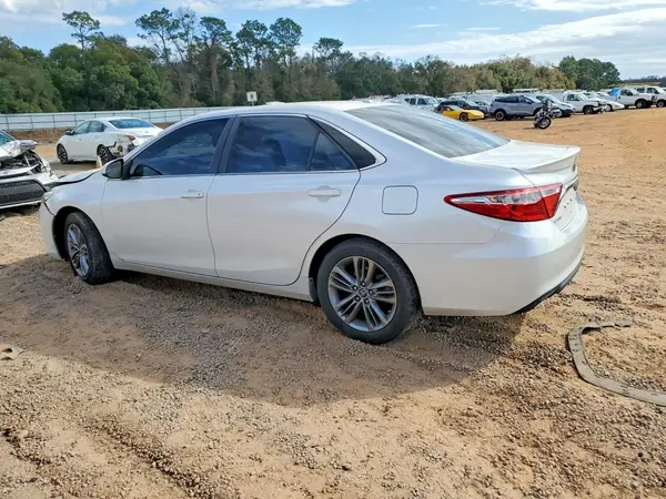 4T1BF1FK7HU437886 2017 TOYOTA CAMRY - Image 2