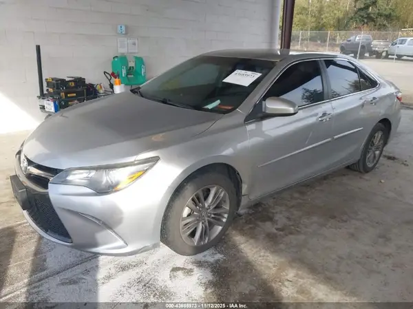 4T1BF1FK7HU438200 2017 TOYOTA CAMRY - Image 2