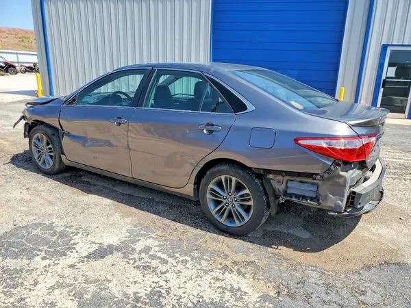 4T1BF1FK7HU438262 2017 TOYOTA CAMRY - Image 2