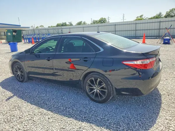 4T1BF1FK7HU439492 2017 TOYOTA CAMRY - Image 2