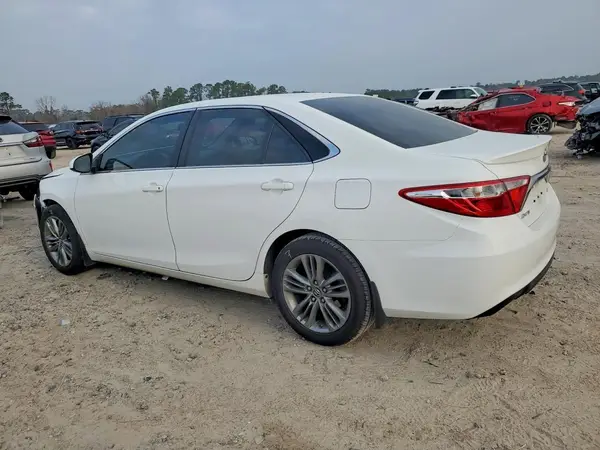 4T1BF1FK7HU441873 2017 TOYOTA CAMRY - Image 2
