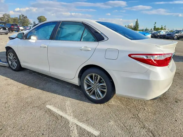 4T1BF1FK7HU442960 2017 TOYOTA CAMRY - Image 2