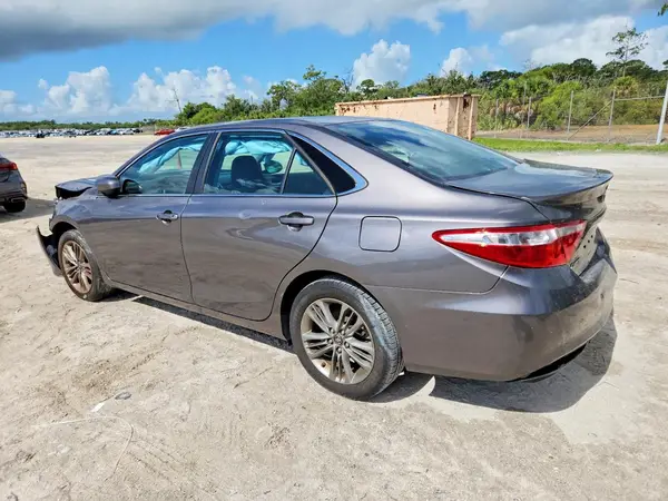 4T1BF1FK7HU443798 2017 TOYOTA CAMRY - Image 2