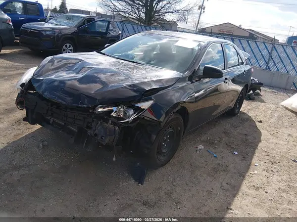 4T1BF1FK7HU446894 2017 TOYOTA CAMRY - Image 2