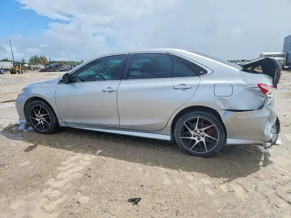 4T1BF1FK7HU448760 2017 TOYOTA CAMRY - Image 2