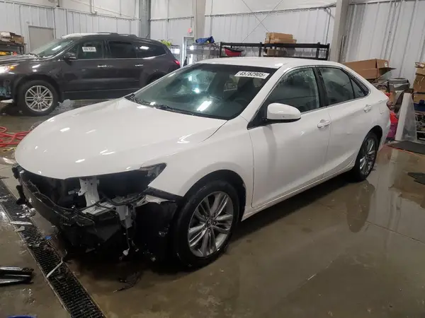 4T1BF1FK7HU450833 2017 TOYOTA CAMRY - Image 1