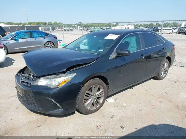 4T1BF1FK7HU451173 2017 TOYOTA CAMRY - Image 2