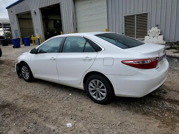 4T1BF1FK7HU453795 2017 TOYOTA CAMRY - Image 2