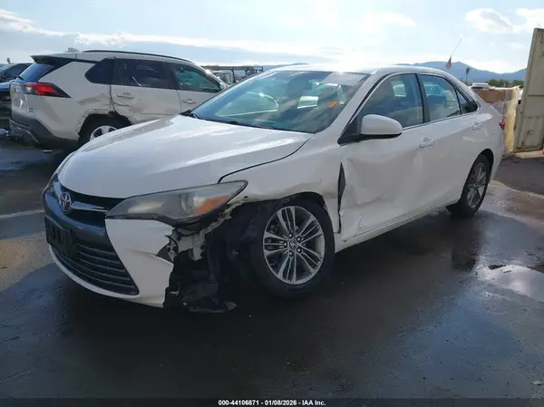 4T1BF1FK7HU454462 2017 TOYOTA CAMRY - Image 2