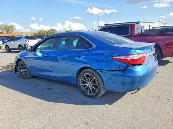 4T1BF1FK7HU616137 2017 TOYOTA CAMRY - Image 2