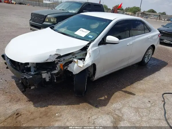 4T1BF1FK7HU617207 2017 TOYOTA CAMRY - Image 2