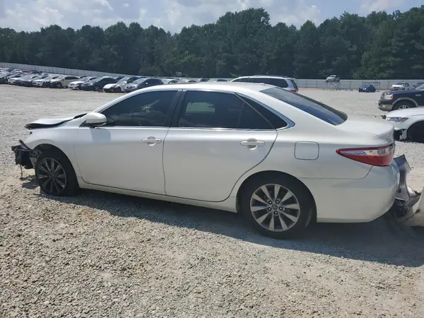 4T1BF1FK7HU620995 2017 TOYOTA CAMRY - Image 2