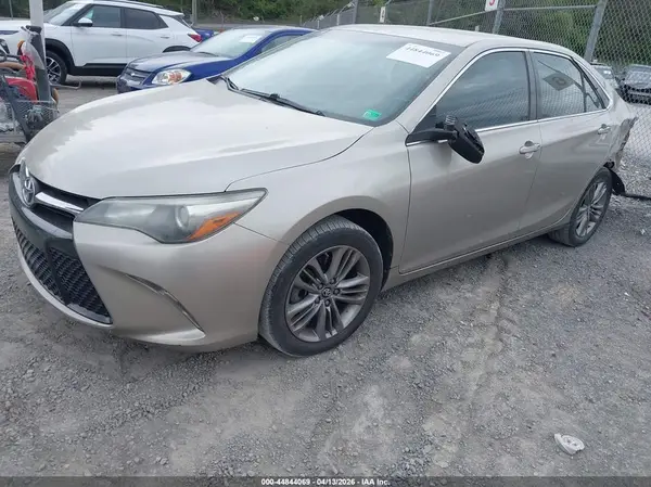 4T1BF1FK7HU621466 2017 TOYOTA CAMRY - Image 2