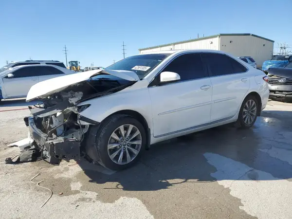 4T1BF1FK7HU621516 2017 TOYOTA CAMRY - Image 1