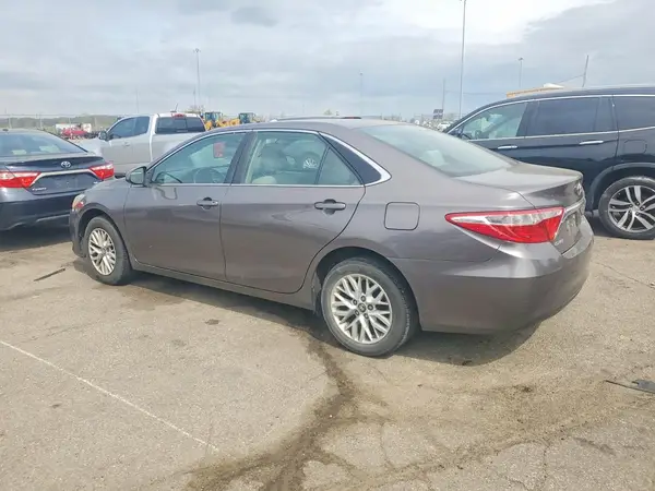 4T1BF1FK7HU622259 2017 TOYOTA CAMRY - Image 2