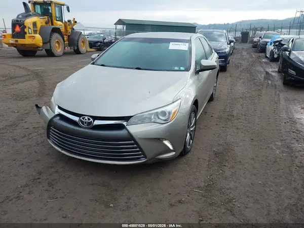 4T1BF1FK7HU623914 2017 TOYOTA CAMRY - Image 2